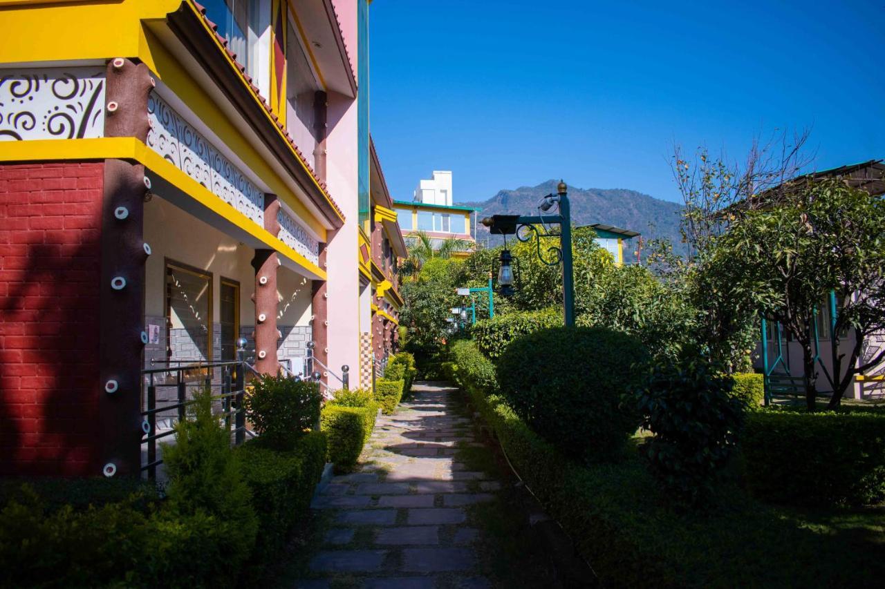 Mvt Guesthouse & Restaurant Rishīkesh Eksteriør billede