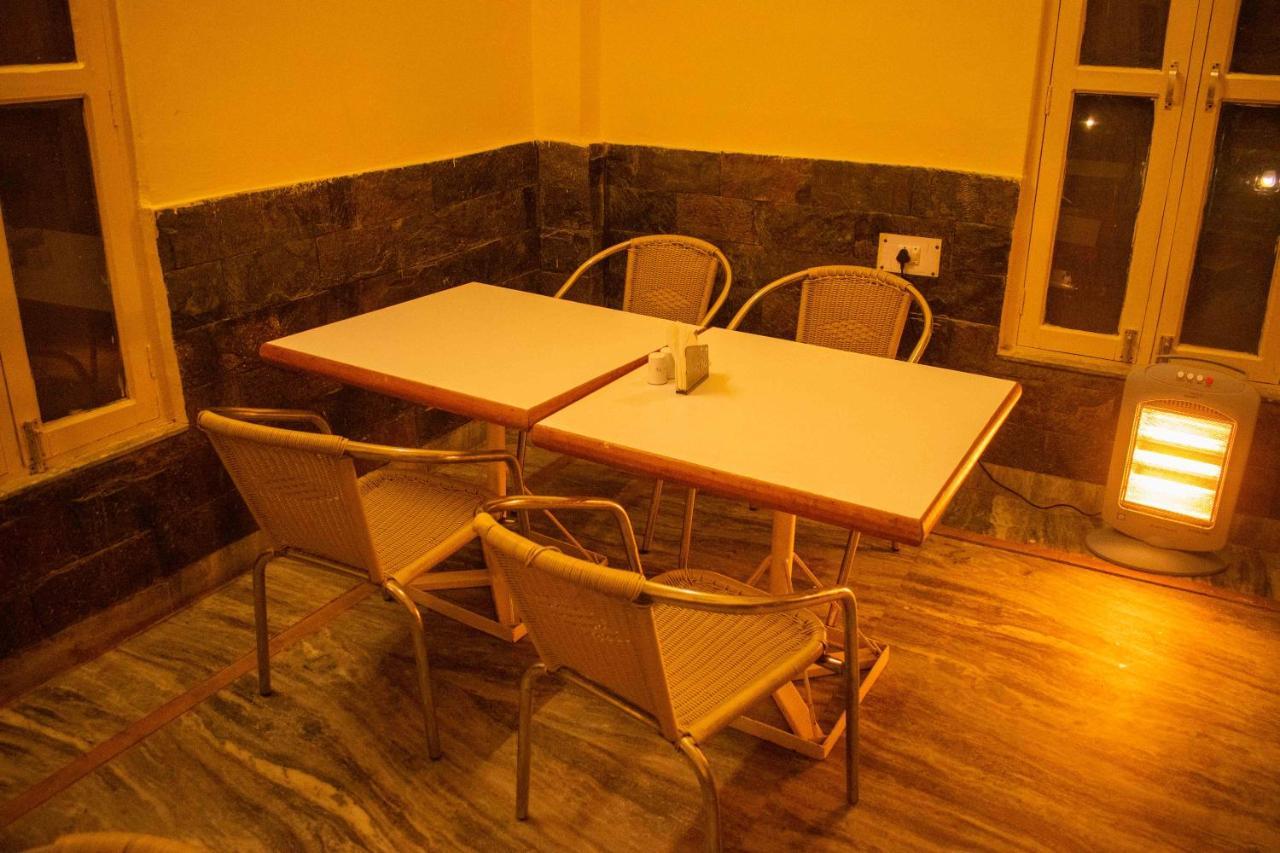 Mvt Guesthouse & Restaurant Rishīkesh Eksteriør billede
